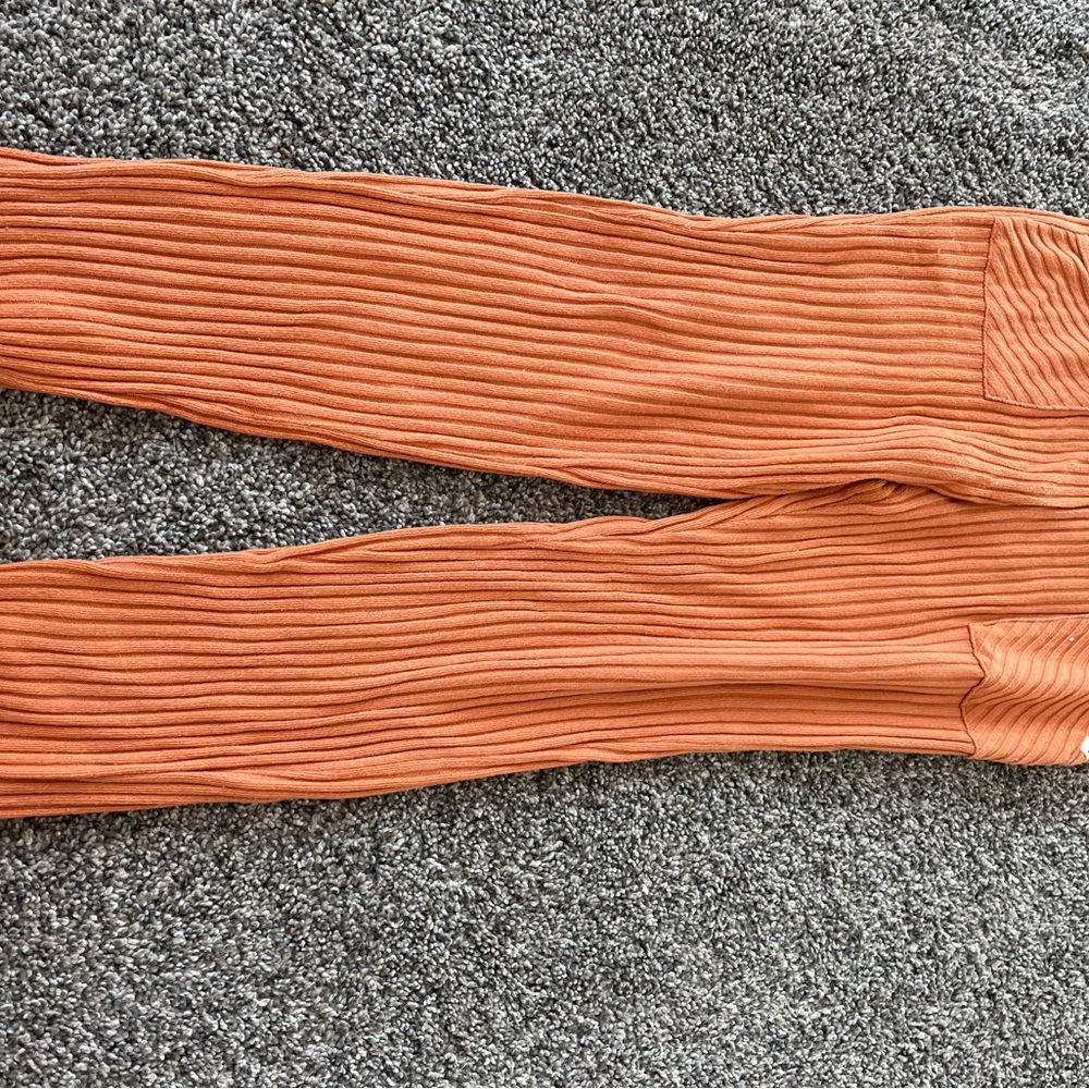 Girls Billabong orange sweat pants, girls large